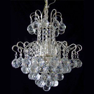 Small crystal pendant lamp